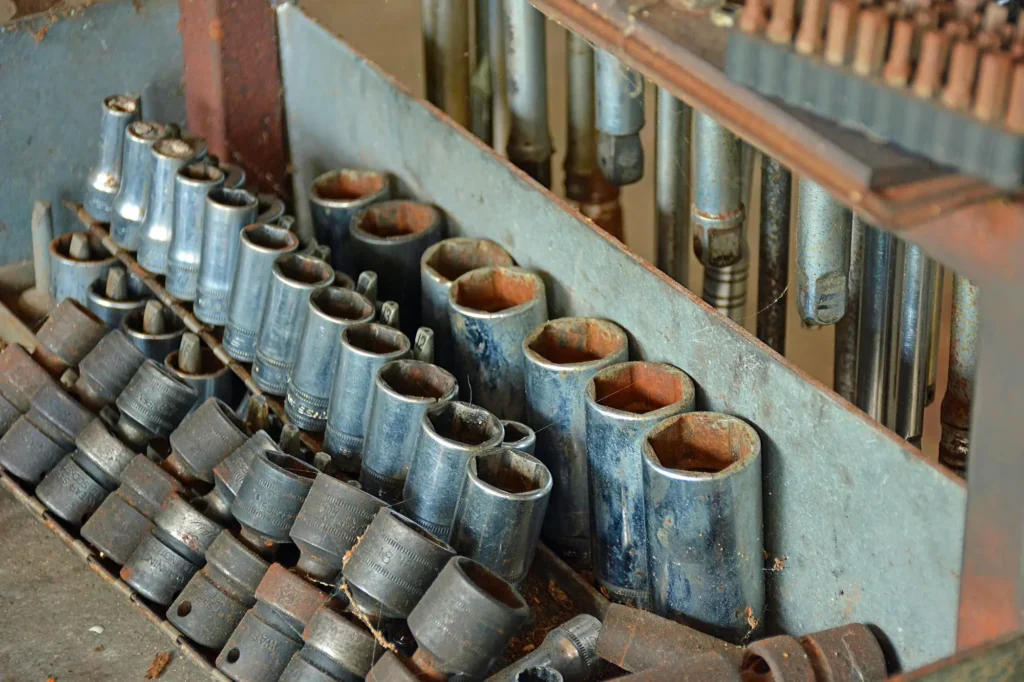 Forged socket-weld fittings for high-pressure systems