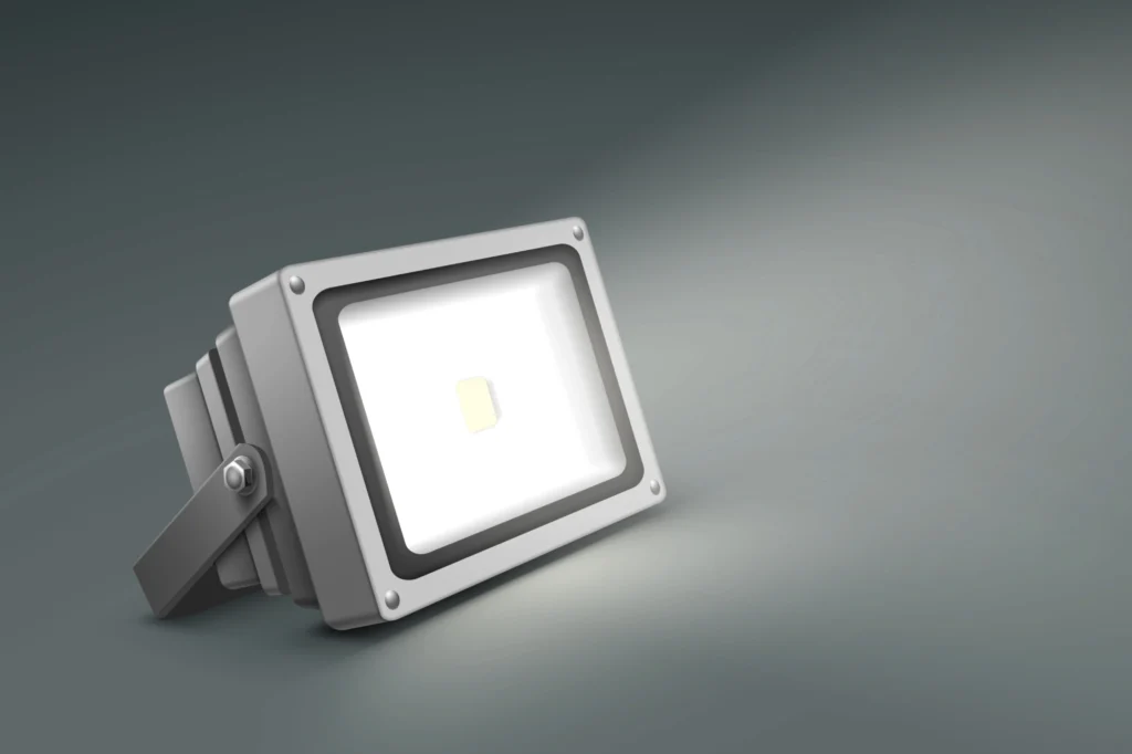 Metal halide floodlight with pole-mounted installation