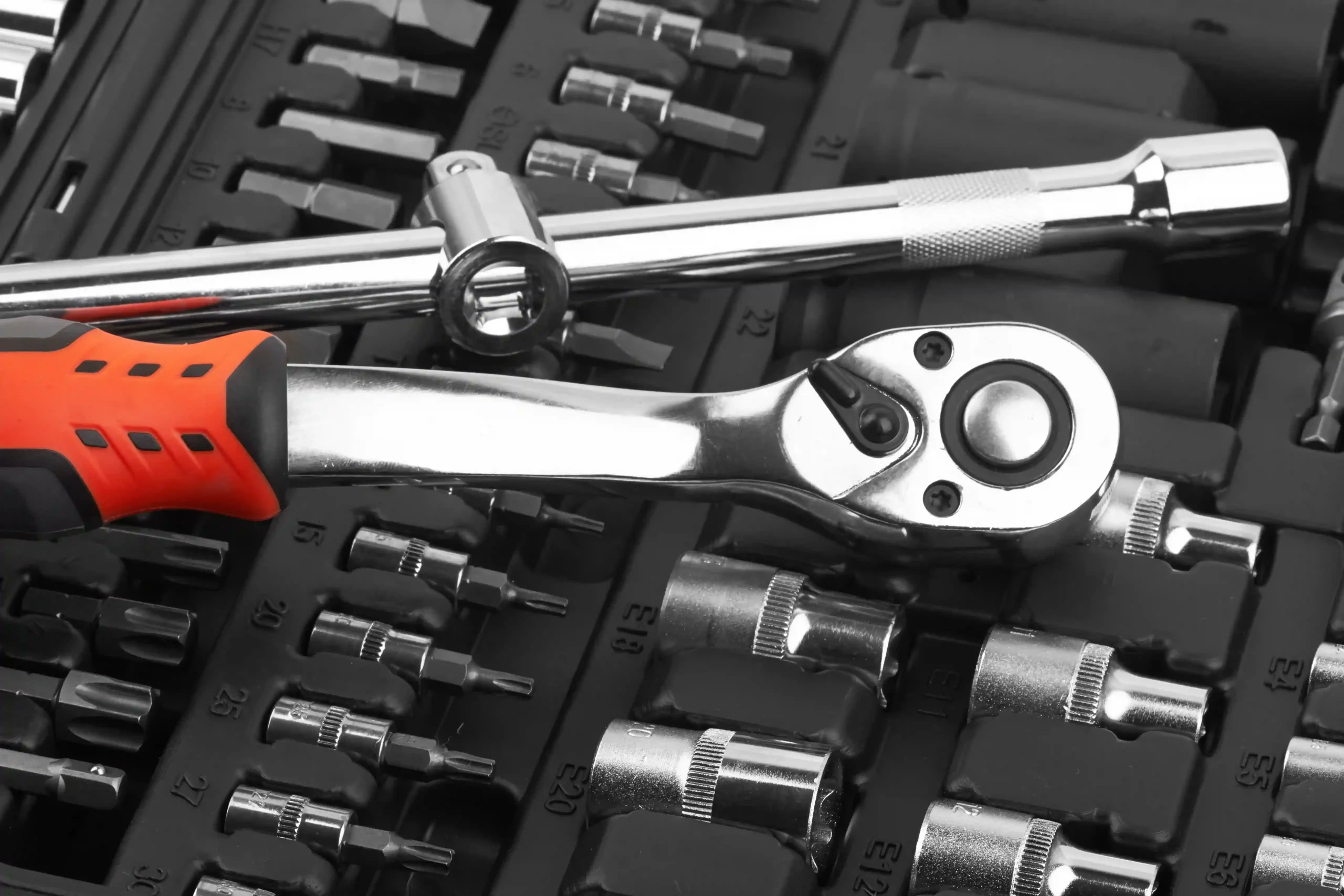 Automotive tools for heavy machinery servicing